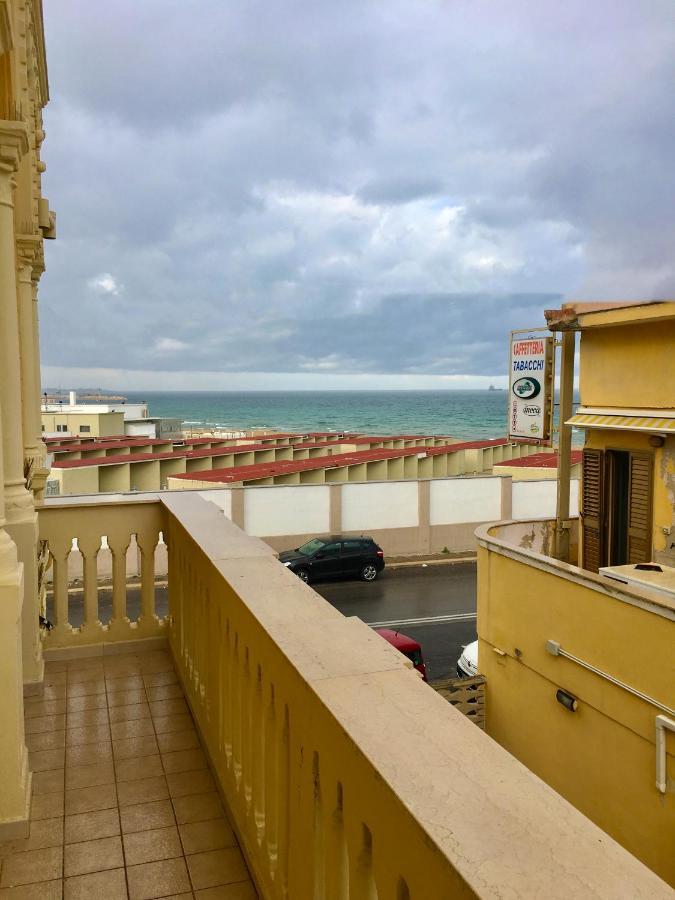בארי Appartamento Di Fronte Al Mare By Apulia Accommodation מראה חיצוני תמונה